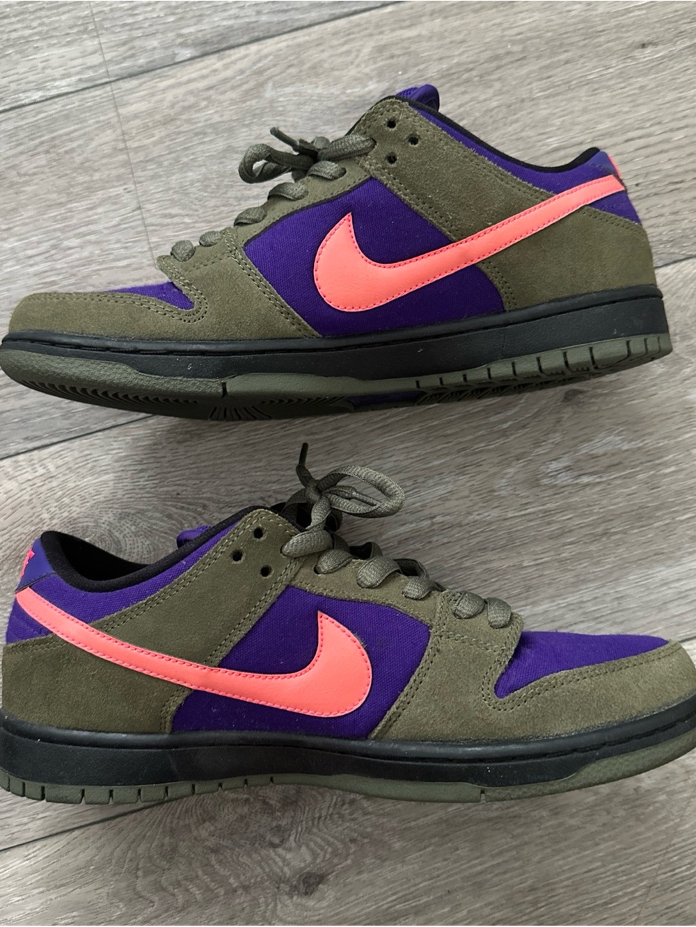 Nike Low-Top Sneakers in Purple, Olive & Coral